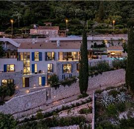Luxury 4 Bedroom Villa with Infinity Pool, Sauna and Sea Views in Sveti Jakov, near Dubrovnik, Sleeps 8